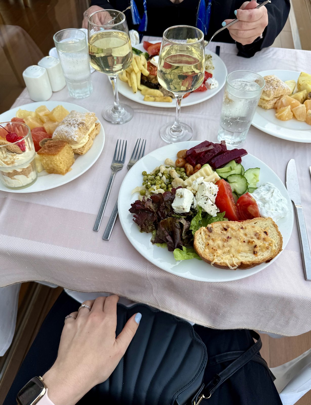 Nisos Restaurant