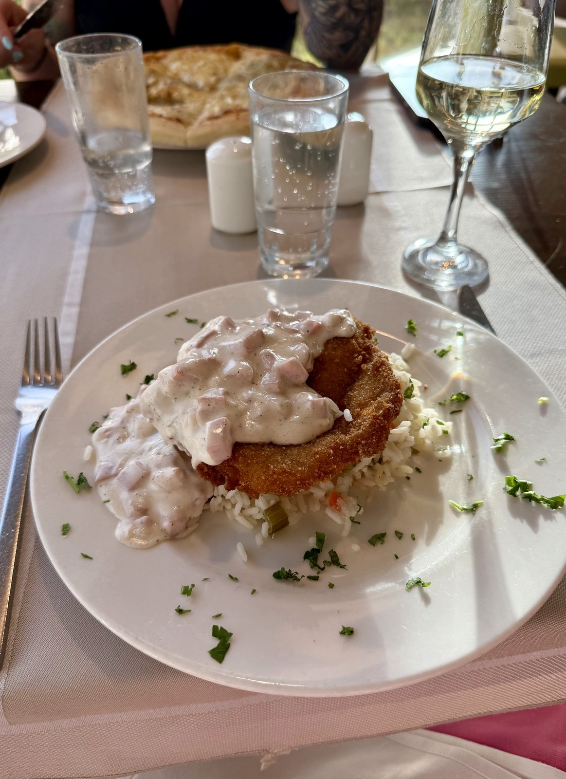 Karavi Restaurant