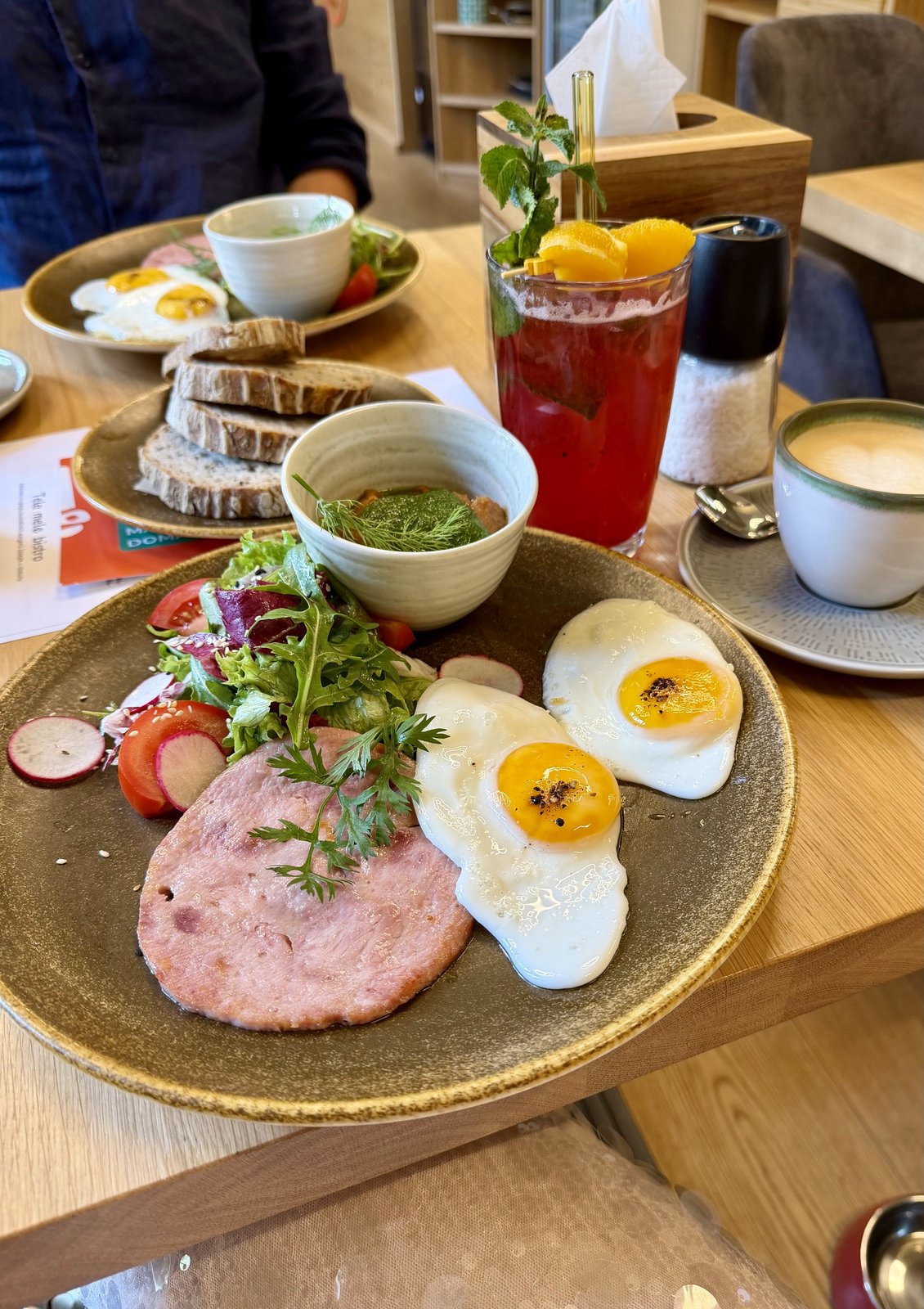 Tele mele Bistro