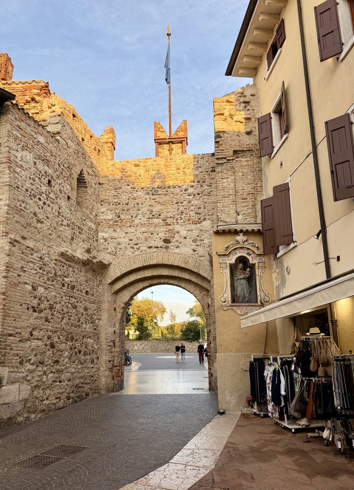 Lazise Wall