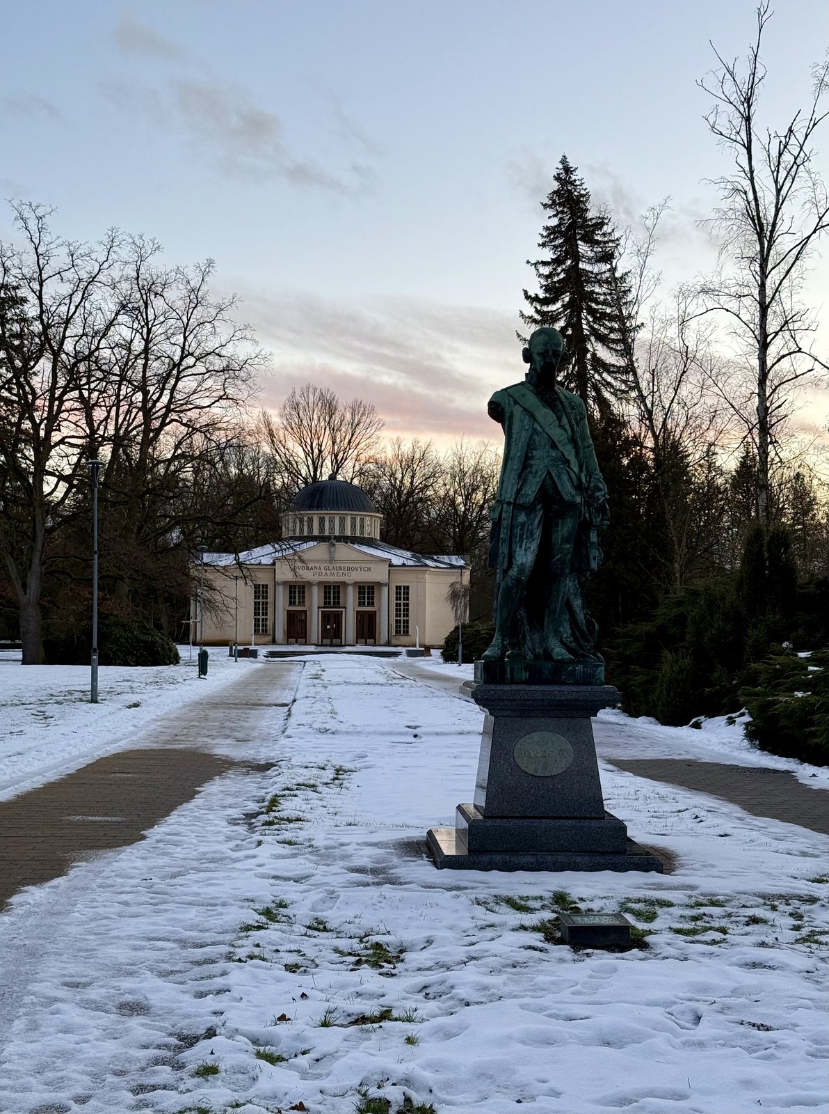 Dvorana Glauberových pramenů• PRAMEN NOVY KOSTELNÍ • Glauberhalle